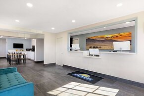 Days Inn by Wyndham Bakersfield