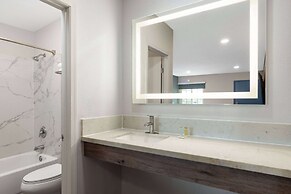 Days Inn by Wyndham Bakersfield