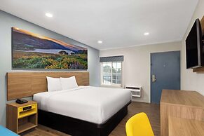 Days Inn by Wyndham Bakersfield