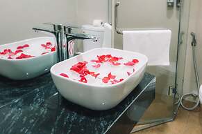 Hanoi Lake View Hotel & Travel