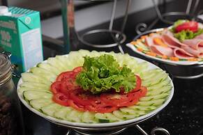 Hanoi Lake View Hotel & Travel