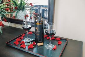 Hanoi Lake View Hotel & Travel