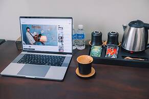 Hanoi Lake View Hotel & Travel