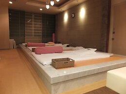 Capsule Hotel Wellbe Sakae - Caters to Men