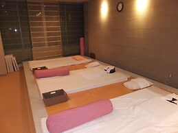 Capsule Hotel Wellbe Sakae - Caters to Men