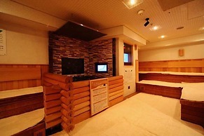 Capsule Hotel Wellbe Sakae - Caters to Men