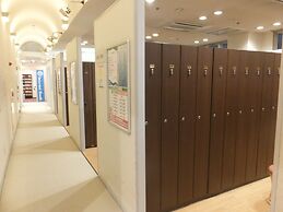 Capsule Hotel Wellbe Sakae - Caters to Men