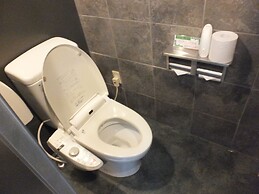 Capsule Hotel Wellbe Sakae - Caters to Men