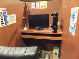 Capsule Hotel Wellbe Sakae - Caters to Men