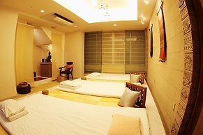 Capsule Hotel Wellbe Sakae - Caters to Men