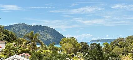 1715 House - White Rhino