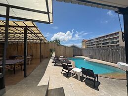 1715 House - White Rhino