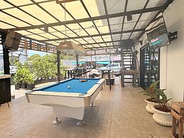 1715 House - White Rhino