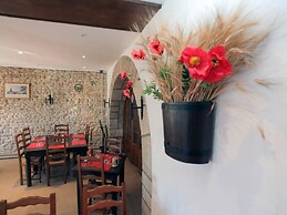 Hotel le Chapeau Rouge