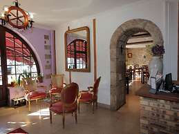 Hotel le Chapeau Rouge