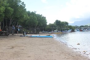 White Sandy Beach Menjangan