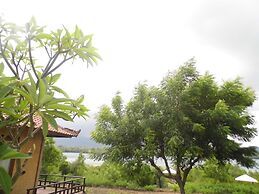 White Sandy Beach Menjangan