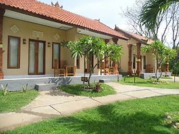 White Sandy Beach Menjangan