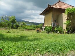 White Sandy Beach Menjangan