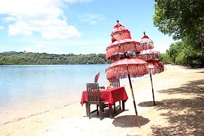 White Sandy Beach Menjangan