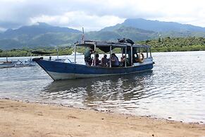 White Sandy Beach Menjangan