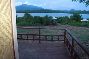 White Sandy Beach Menjangan