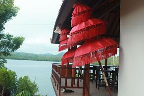 White Sandy Beach Menjangan