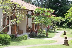 White Sandy Beach Menjangan