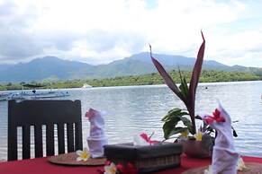 White Sandy Beach Menjangan