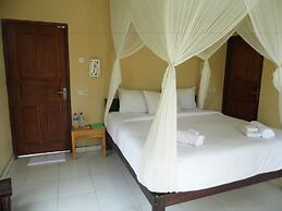 White Sandy Beach Menjangan