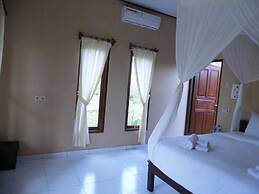 White Sandy Beach Menjangan