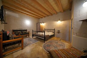 View Cave Hotel