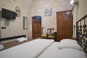View Cave Hotel