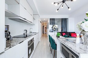 Altitude Suites on Yonge