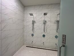 Altitude Suites on Yonge