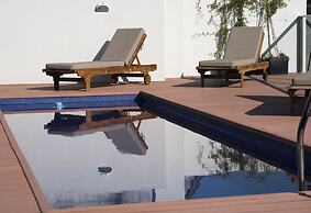 Arc Arenales Studios & Suites