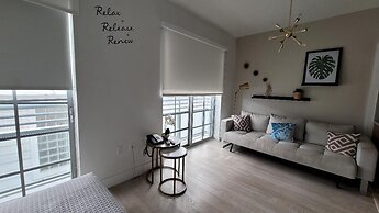 Strand Ocean Drive Suites