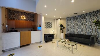 Strand Ocean Drive Suites