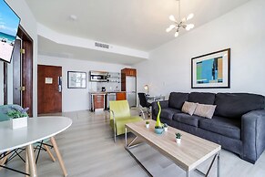 Strand Ocean Drive Suites