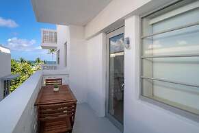 Strand Ocean Drive Suites