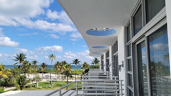 Strand Ocean Drive Suites