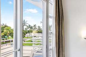 Strand Ocean Drive Suites