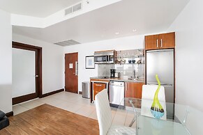 Strand Ocean Drive Suites