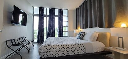 Strand Ocean Drive Suites