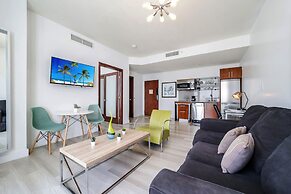 Strand Ocean Drive Suites