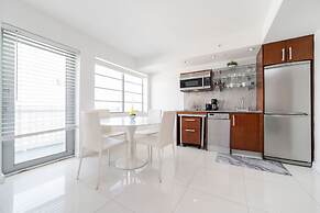 Strand Ocean Drive Suites