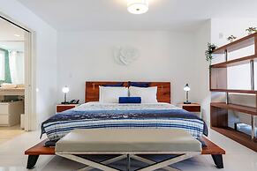 Strand Ocean Drive Suites