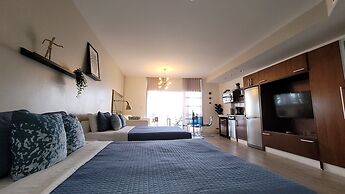 Strand Ocean Drive Suites