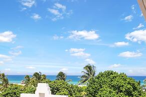 Strand Ocean Drive Suites