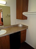 E-Z 8 Motel Newark